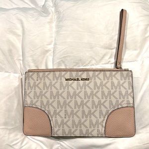 Michael Kors Jet Set Wristlet